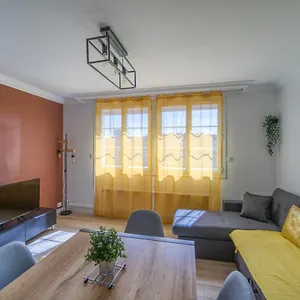  Appartement 3 Chambres équipé 6-8 Personnes